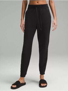 110 LULULEMON JOGGER W 24.2 R 10 L 35”